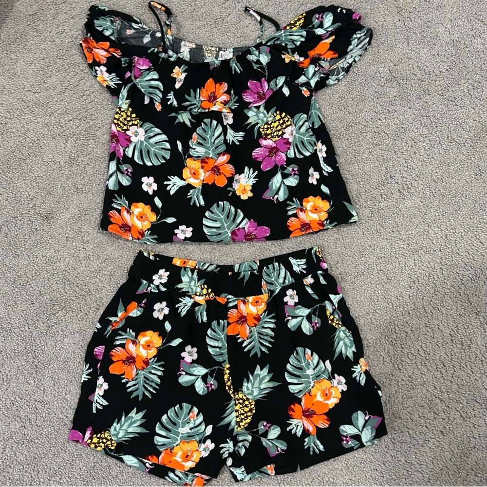 H&M Girls 2 piece outfit